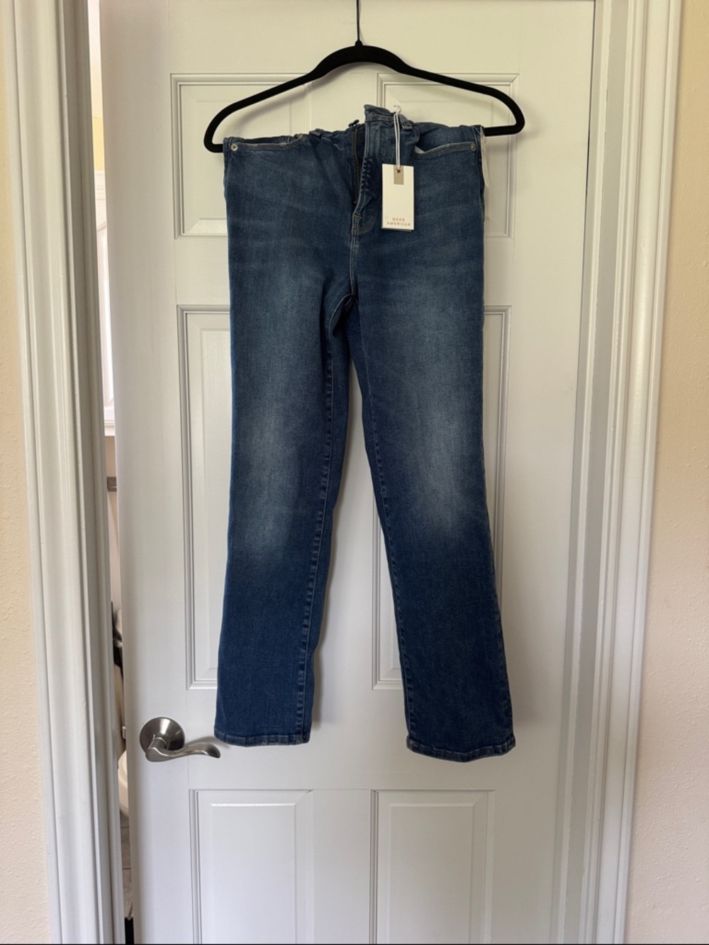 Good American Medium Blue Straight-Leg Jeans